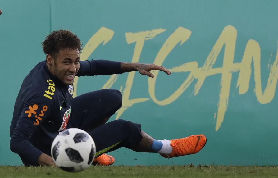 Neymar reconoce que aún no está al 100%