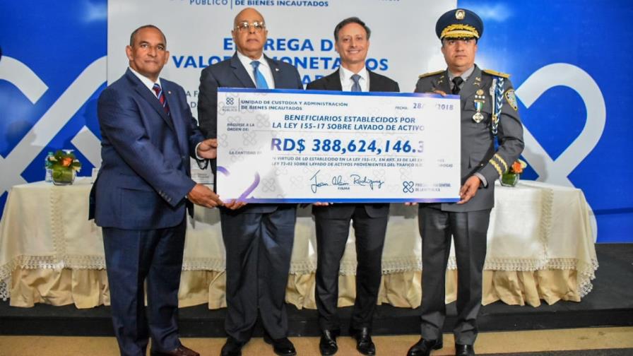 Procuraduría entrega a instituciones RD$388 millones decomisados al narcotráfico Procuraduría entrega a instituciones RD$388 millones decomisados al narcotráfico