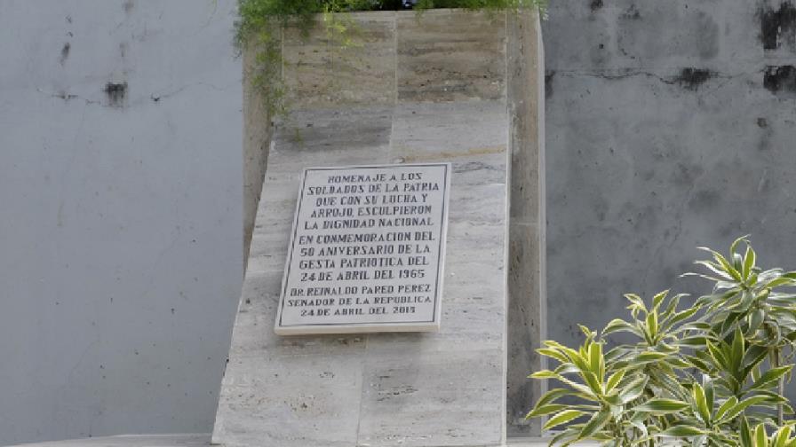 Piden un monumento a héroes de abril de 1965
Sociedad Cinematográfica pide un monumento a los héroes de Abril en la Plaza La Trinitaria 