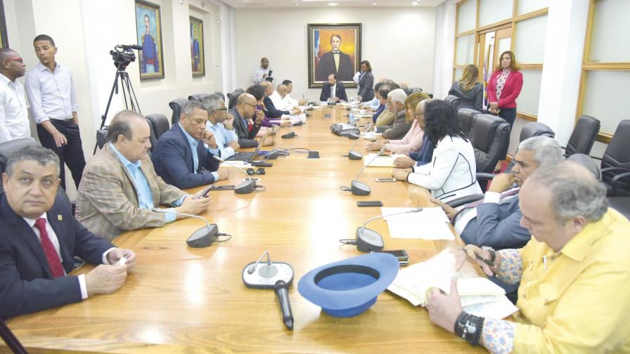 Reunión de Reinaldo Pared y Maldonado marcaría el rumbo de la Ley de Partidos Reunión de Reinaldo Pared y Maldonado marcaría el rumbo de la Ley de Partidos