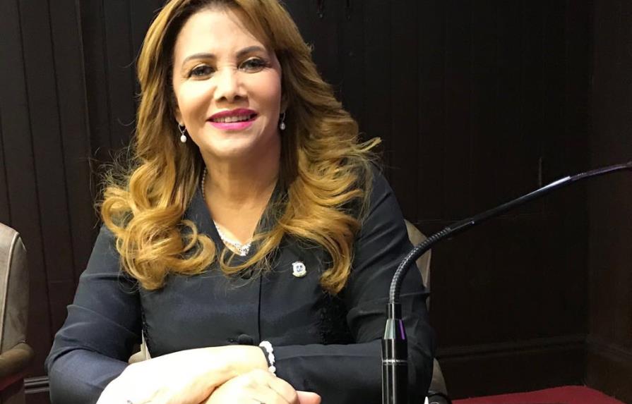 Diputada Olivares pide al Gobierno dejar de cobrar 10 dólares a dominicanos por Tarjeta de Turista