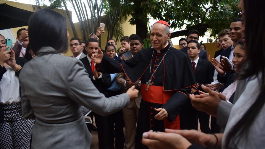 López Rodríguez recibe estudiantes del Instituto San Juan Baustista López Rodríguez recibe estudiantes del Instituto San Juan Baustista