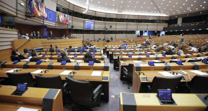 El Parlamento Europeo aprueba elevar los aranceles a las importaciones objeto de “dumping”