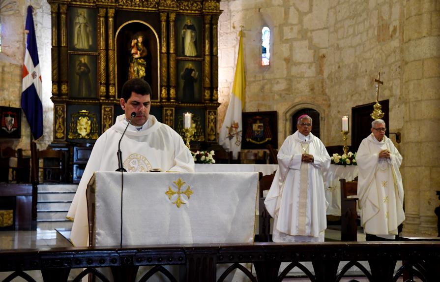 Católicos celebran hoy con misas día de Corpus Christi 