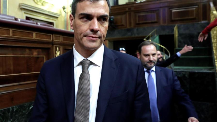 El socialista Sánchez pide a Rajoy que dimita por higiene democrática