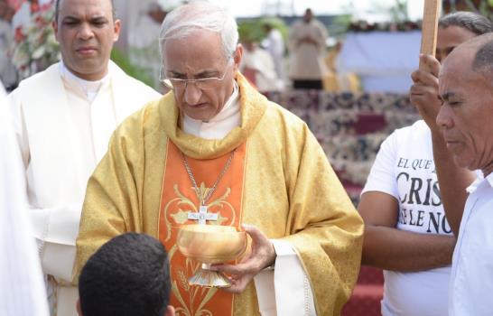 Católicos abarrotan el Estadio Cibao en la celebración de Corpus Christi