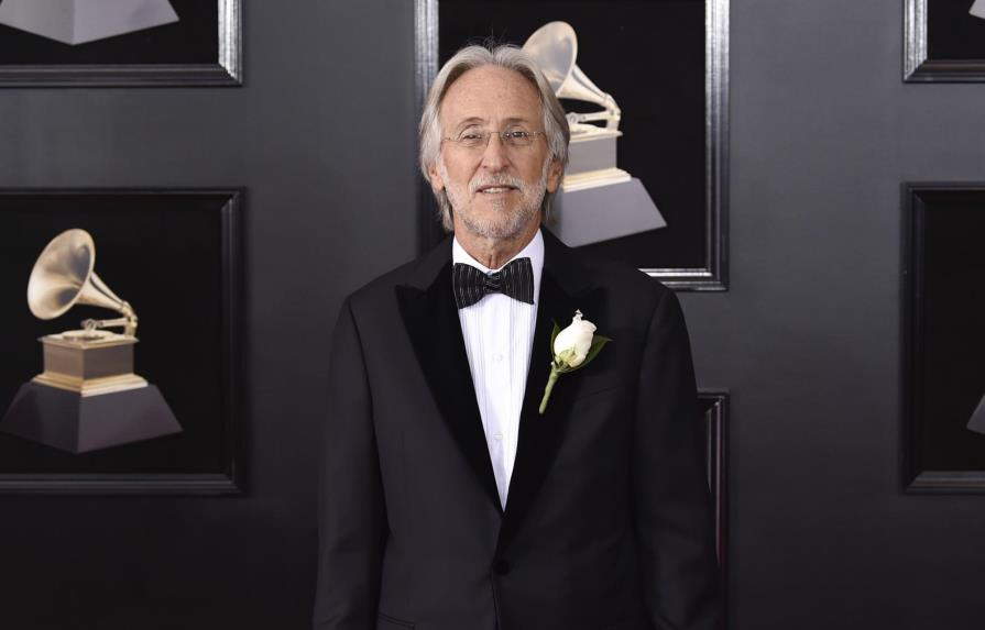 Neil Portnow dejará de ser presidente de los Grammy
