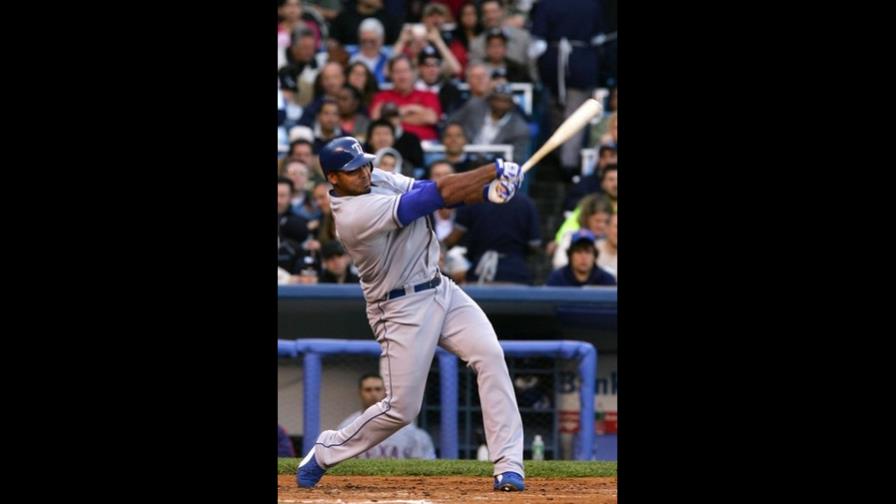 Jonrón de Cruz guía triunfo de Marineros sobre Texas