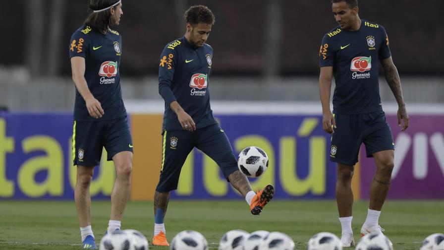 Neymar, excluido de entrenamiento con 1er equipo de Brasil Neymar, excluido de entrenamiento con 1er equipo de Brasil