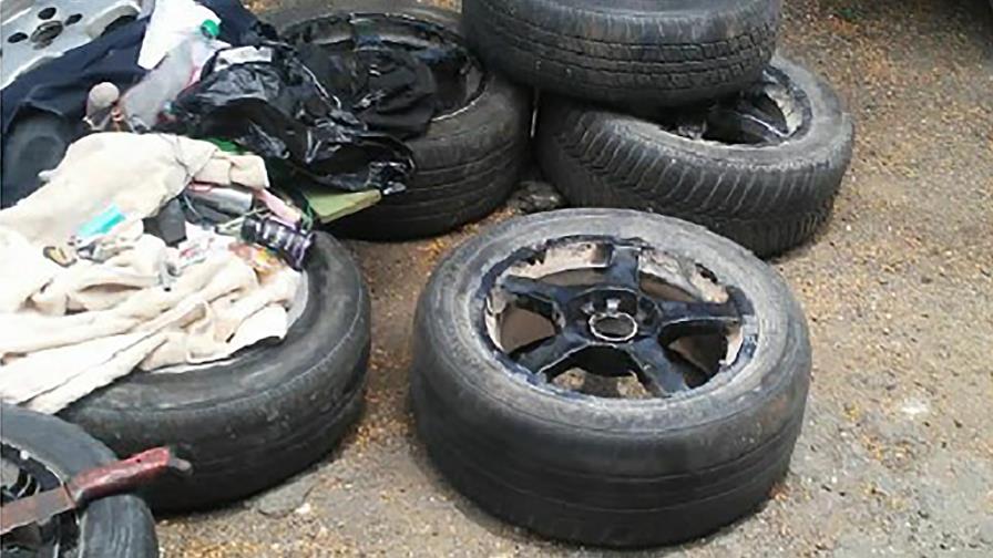 La Policía allana tiendas de repuestos de vehículos en la calle 20 de Villa Juana