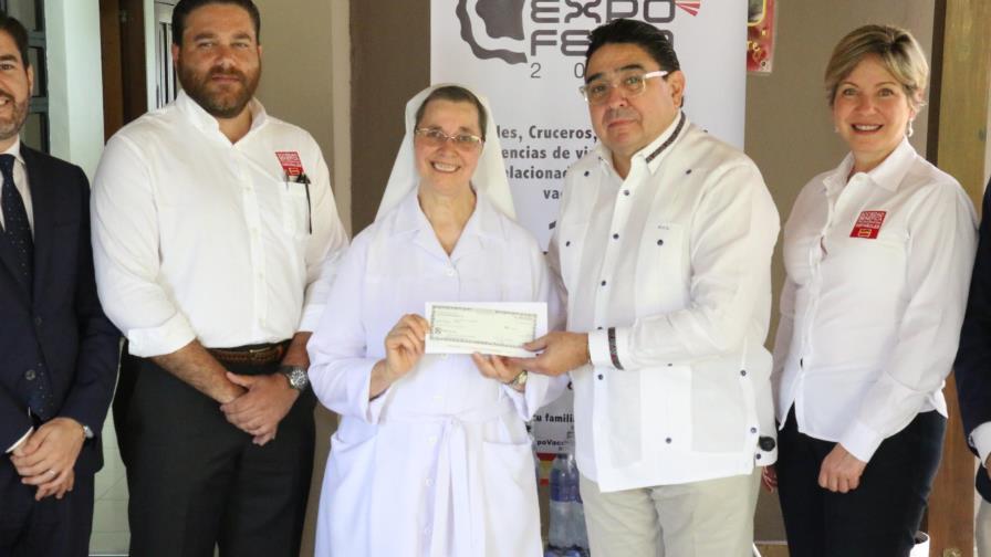 Benéfica Española recibe donativo