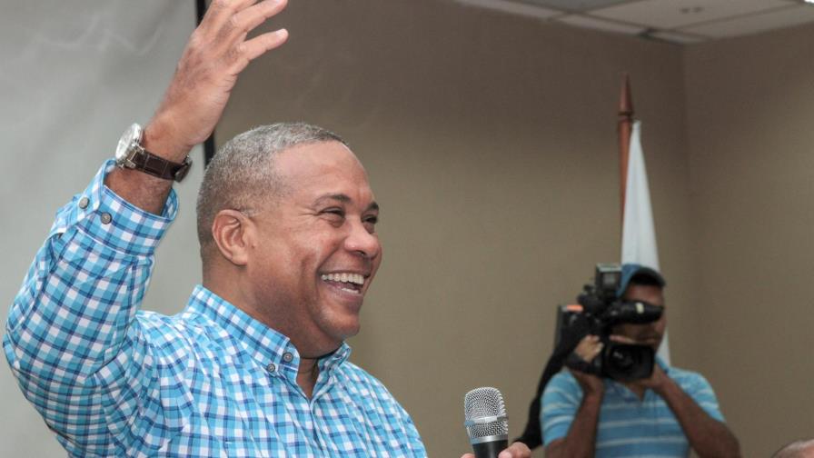 Pereyra es reelecto a la presidencia de la Federación Dominicana de Béisbol