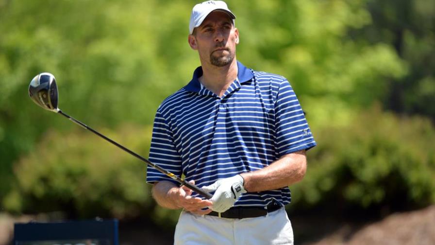 John Smoltz se abre paso en el golf John Smoltz se abre paso en el golf