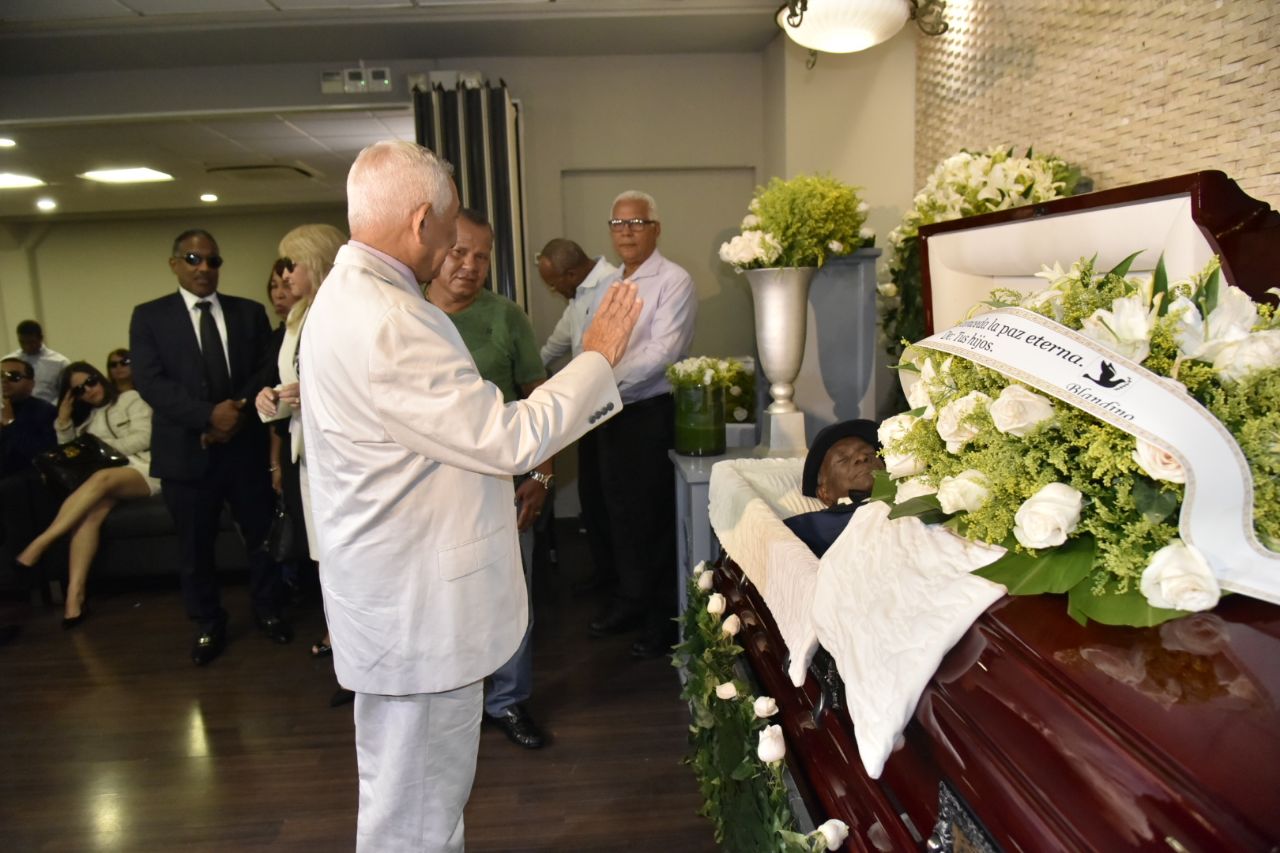 Rafael Solano rinde homenaje al artista (Nehemías Alvino)