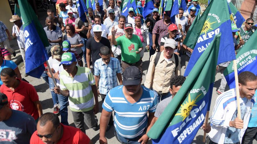 Marchan en Navarrete por agua potable y construcción de carretera Marchan en Navarrete por agua potable y construcción de carretera