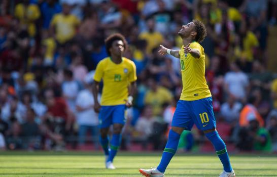 Ha vuelto: Brasil vence a Croacia con golazo de Neymar tras tres meses lesionado Ha vuelto: Brasil vence a Croacia con golazo de Neymar tras tres meses lesionado