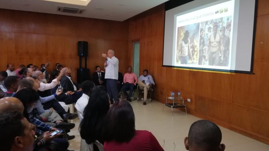 Rafael Núñez forma la Red Nacional Digital en apoyo a Leonel Fernández Rafael Núñez forma la Red Nacional Digital en apoyo a Leonel Fernández