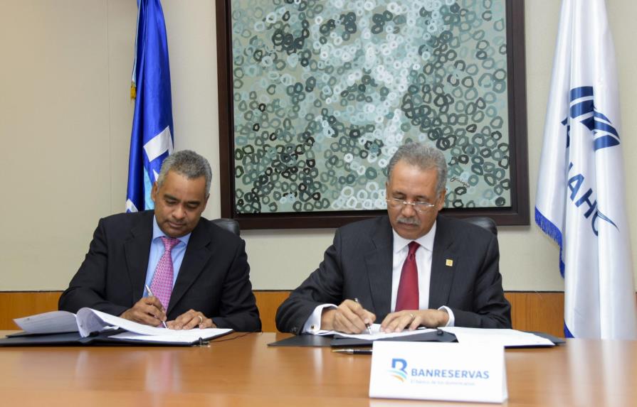 Banreservas y ASONAHORES firman acuerdo para impulsar el desarrollo del turismo