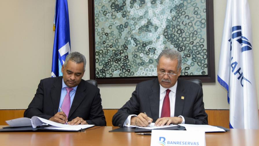 Banreservas y ASONAHORES firman acuerdo para impulsar el desarrollo del turismo
