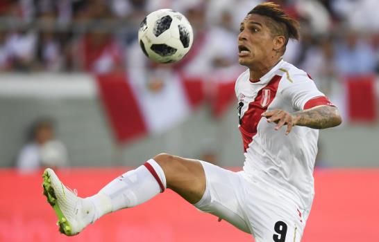 Guerrero anota doblete y Perú vence 3-0 a Arabia Saudí