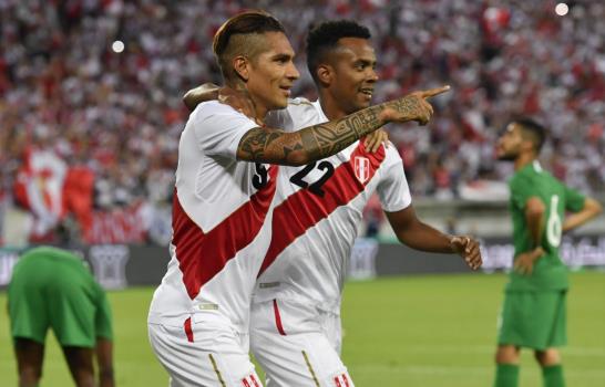 Guerrero anota doblete y Perú vence 3-0 a Arabia Saudí