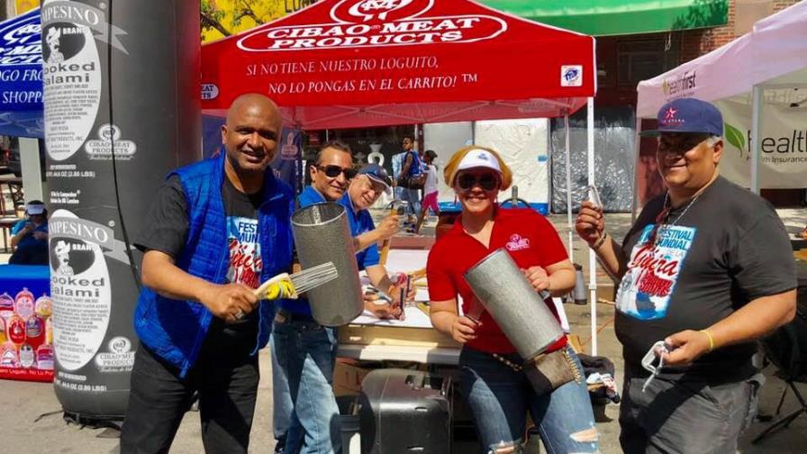 Dominicanos en Nueva York quieren romper récords con “la güira más grande del mundo” 