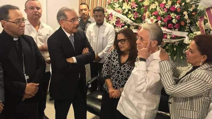 Presidente Medina da pésame al senador Amable Aristy Castro Presidente Medina da pésame al senador Amable Aristy Castro