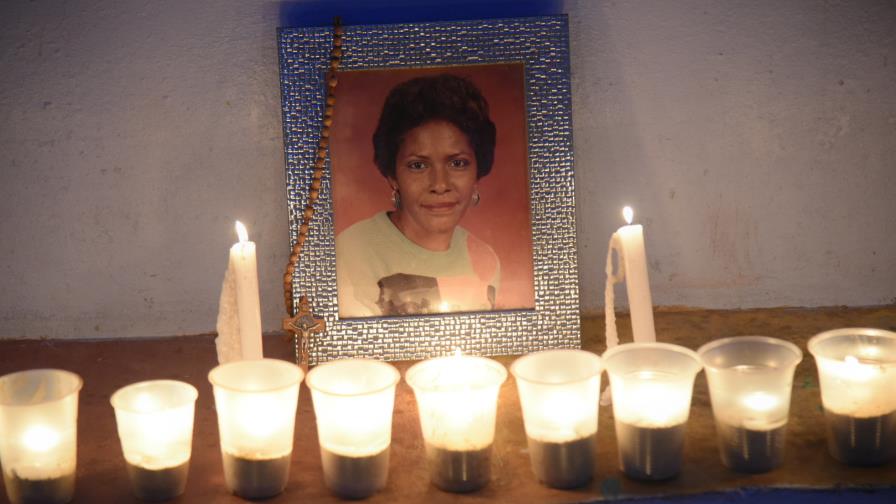 En Los Pepines de Santiago realizan encendido de velas en demanda de justicia