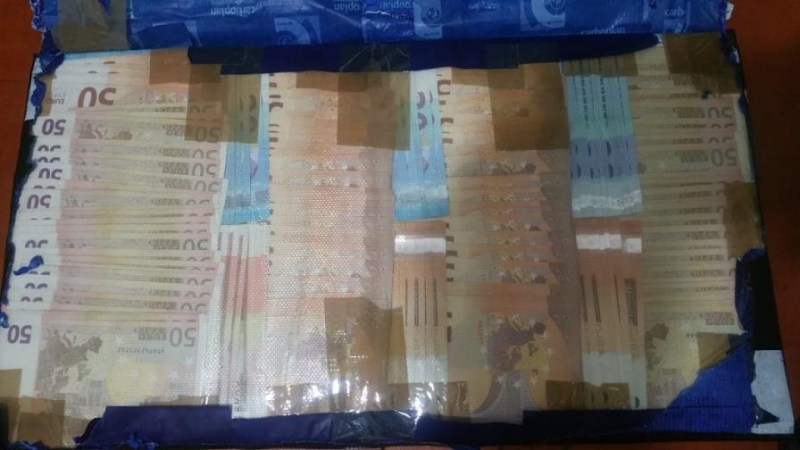 Apresan mujer en Los Mina a quien le ocuparon más de 100 mil euros