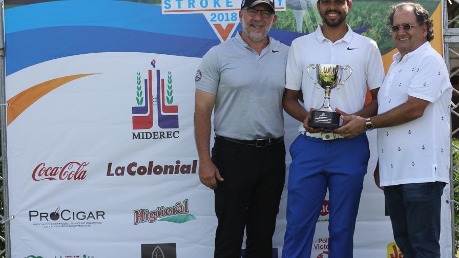 Rhadamés Peña es el nuevo monarca en los Campeonatos Nacionales de Golf Rhadamés Peña es el nuevo monarca en los Campeonatos Nacionales de Golf
