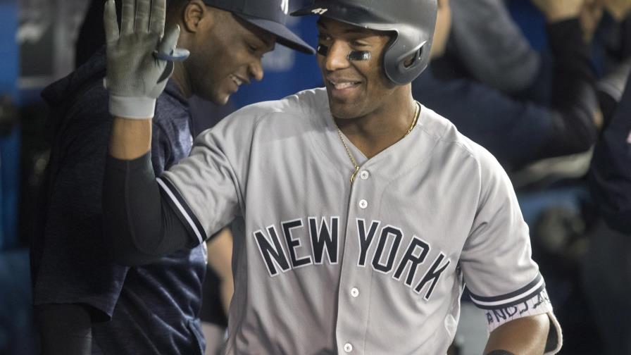 Miguel Andújar logra su 1er grand slam y los Yanquis aplastan a Toronto Miguel Andújar logra su 1er grand slam y los Yanquis aplastan a Toronto