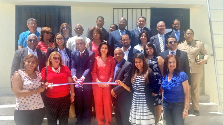 UASD inaugura laboratorios de investigación biométrica y productos naturales