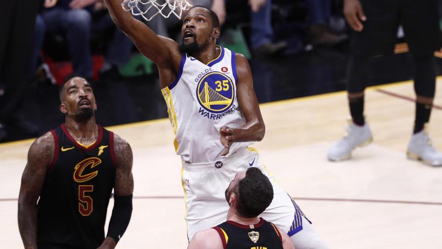Kevin Durant hunde más a los Cavs y pone a Warriors a un paso de su tercera corona