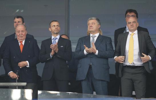 FIFA veta a cantante rusa que respaldó a rebeldes ucranianos