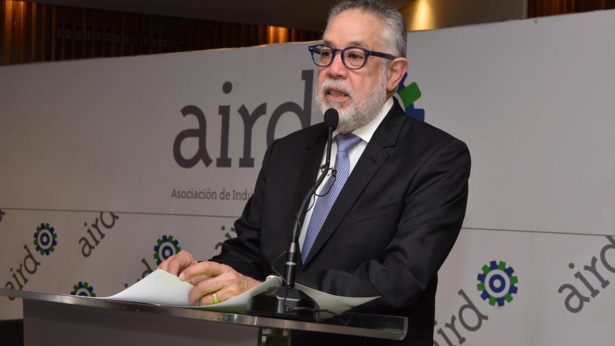 Industriales y productores rechazan la venta de leche en polvo a granel Industriales y productores rechazan la venta de leche en polvo a granel