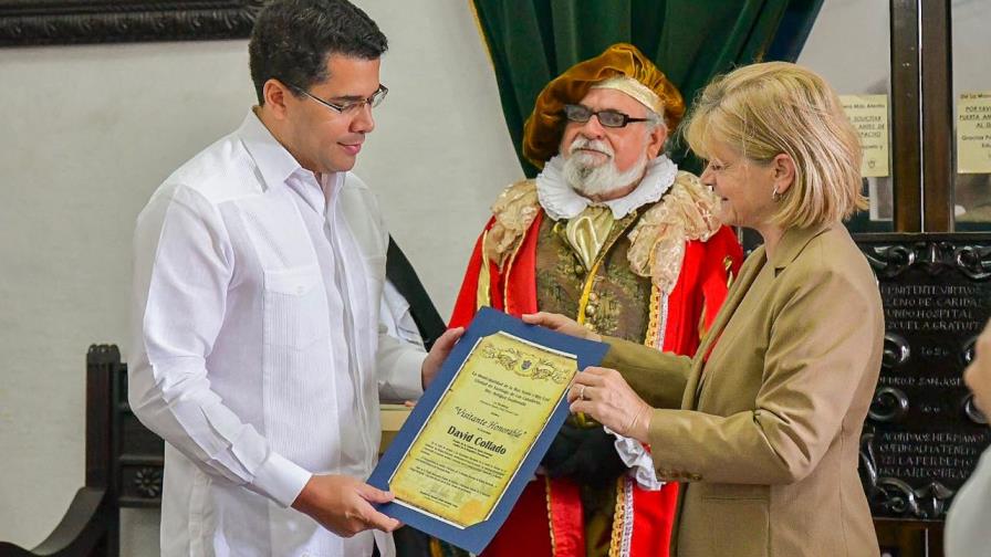 Reconocen a David Collado en Antigua Guatemala Reconocen a David Collado en Antigua Guatemala
