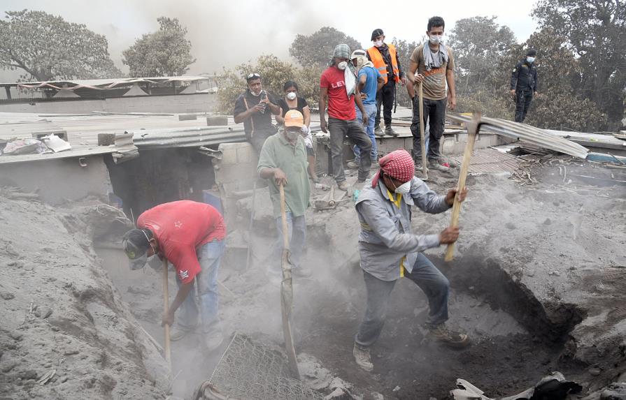 Sube a 109 la cifra de muertos por erupción del Volcán de Fuego en Guatemala