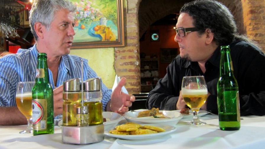 VIDEO: El día que Anthony Bourdain destacó sabor de la gastronomía dominicana 