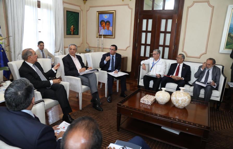 Presidente Medina ordena acelerar fondos para obras