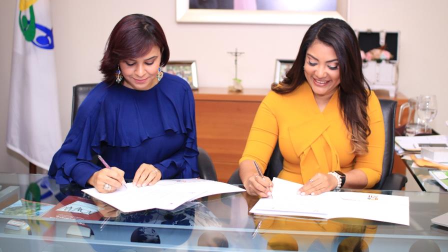 Ministerio de la Juventud apoya a 10 diseñadores emergentes Ministerio de la Juventud apoya a 10 diseñadores emergentes