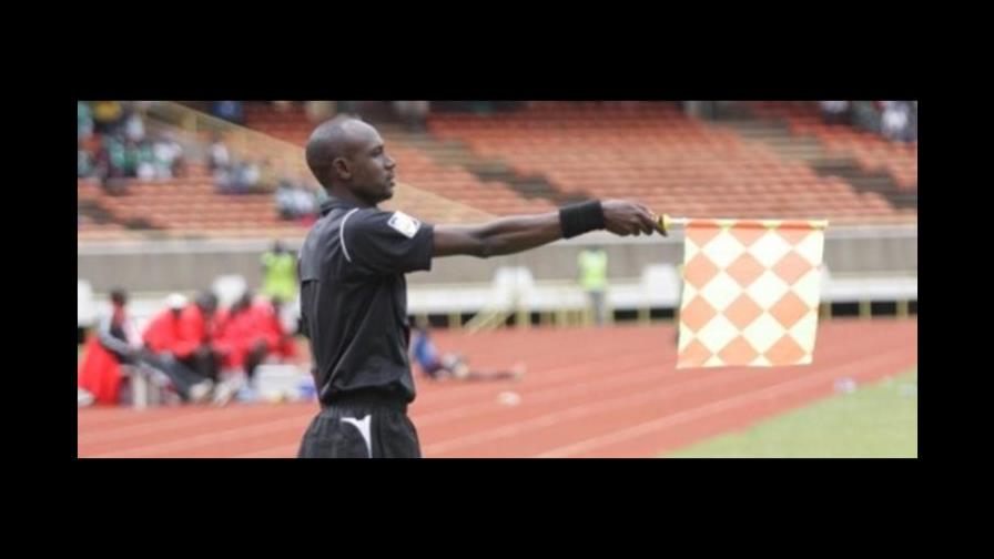 Árbitro perdió US$25 mil que ganaría en Mundial por cobrar soborno de US$600