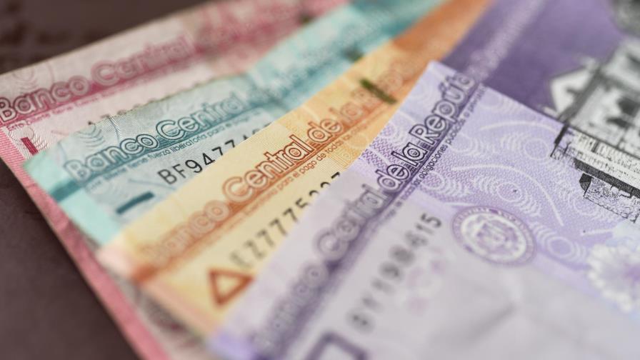 En promedio, cada hogar en el país adeuda US$3,414 a la banca En promedio, cada hogar en el país adeuda US$3,414 a la banca