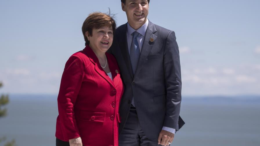 Canadá anuncia US$3,000 MM para educación de mujeres y niñas en situaciones de crisis 