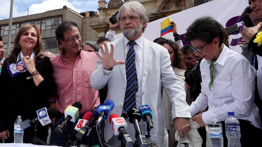 Petro presentará anticipadamente gabinete que lo acompañará si gana comicios Petro presentará anticipadamente gabinete que lo acompañará si gana comicios