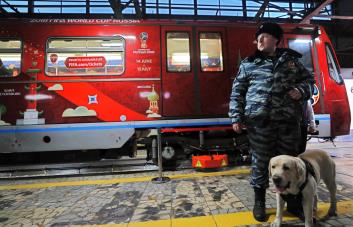 Tribunal ruso condena a quince días de arresto por gamberrismo a ciudadano estadounidense