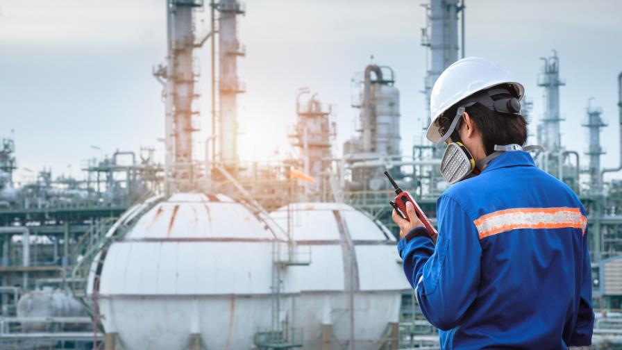 Grupos petroleros siguen apoyando inversiones en los impopulares plásticos Grupos petroleros siguen apoyando inversiones en los impopulares plásticos