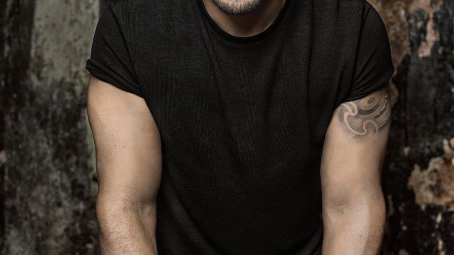 Luis Fonsi deja el reguetón con su próximo sencillo “Calypso”