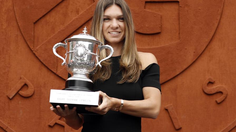 Rumanos aplauden a Halep y abuchean a alcaldesa de Bucarest Rumanos aplauden a Halep y abuchean a alcaldesa de Bucarest