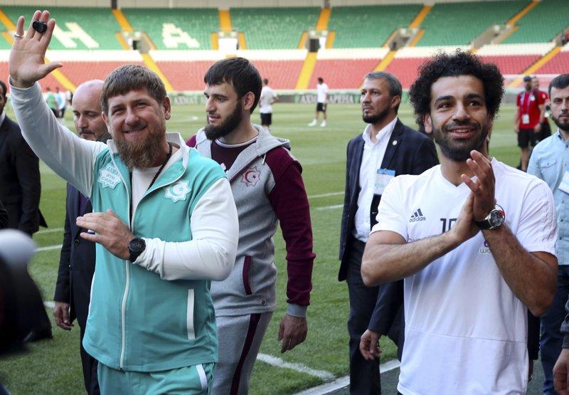 Reunión de Mohamed Salah con líder checheno genera críticas