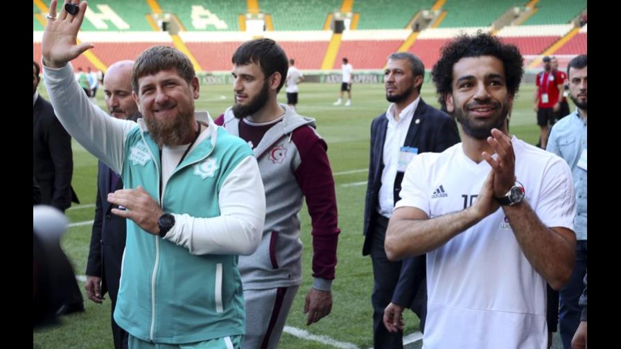 Reunión de Mohamed Salah con líder checheno genera críticas Reunión de Mohamed Salah con líder checheno genera críticas